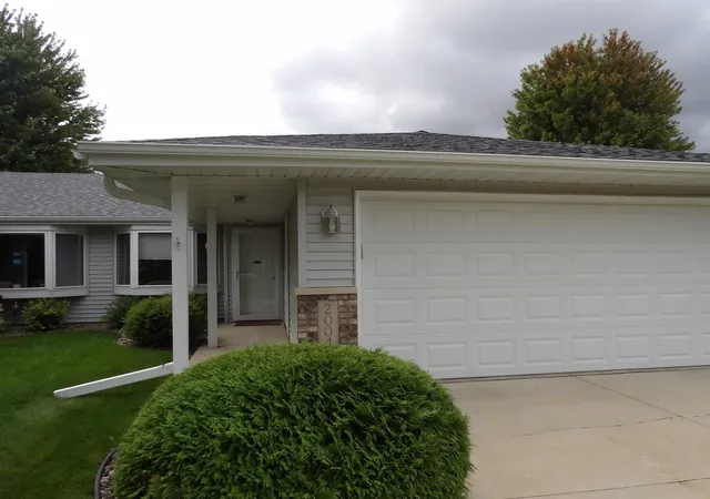 Photo 1 of Single family home for sale at 2004 16th Street Sw, Austin, MN 55912 | MLS# 7147645 | Listing updated on 2026-09-22