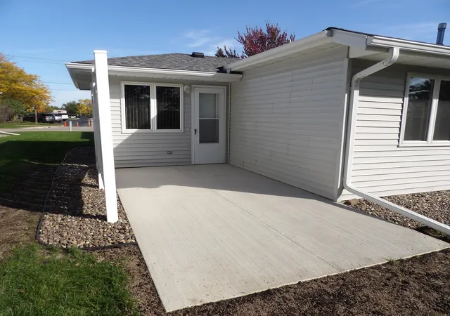 Photo 3 of Single family home for sale at 2004 16th Street Sw, Austin, MN 55912 | MLS# 7147645 | Listing updated on 2026-10-07