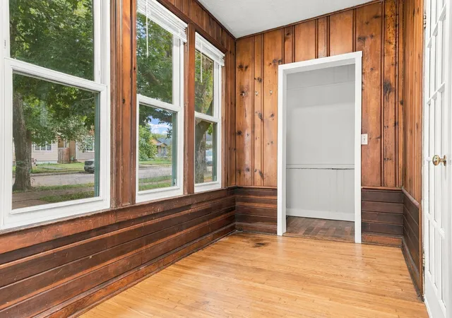 Photo 4 of Single family home for sale at 919 26th Avenue SE, Minneapolis, MN 55414 | MLS# 7147666 | Listing updated on 2026-10-07
