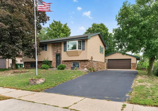 Photo 1 of Single family home for sale at 802 Charlotte Dr, Anoka, MN 55303 | MLS# 7147669 | Listing updated on 2026-09-22