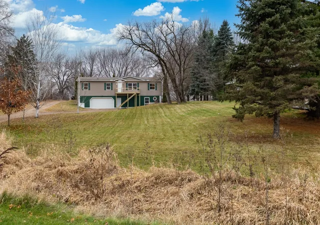 Photo 2 of Single family home for sale at 720 Central Ave S, New Prague, MN 56071 | MLS# 7147674 | Listing updated on 2026-09-22