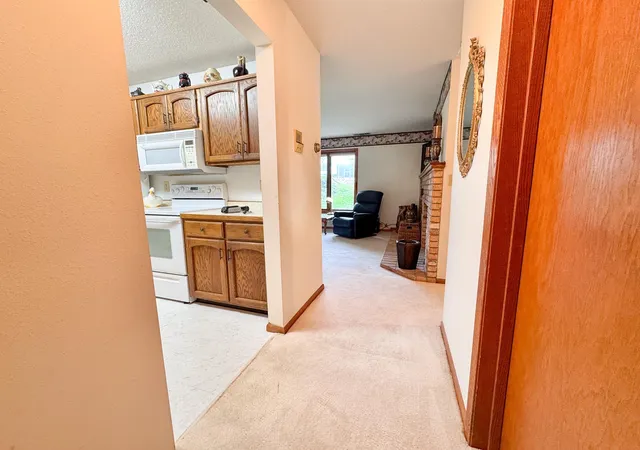 Listing Photo 5 - Condo for sale in building located at 400 Kennedy Park Cir, Fergus Falls, MN 56537 - Unit #102