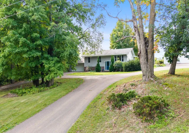 Photo 3 of Single family home for sale at 48900 Dogwood Ave, Rush City, MN 55069 | MLS# 7147691 | Listing updated on 2026-10-05