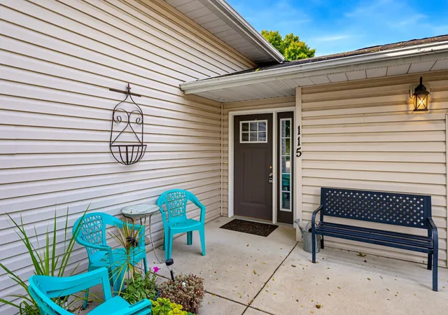 Photo 3 of Single family home for sale at 115 E Nelson St, Litchfield, MN 55355 | MLS# 7147693 | Listing updated on 2026-10-14