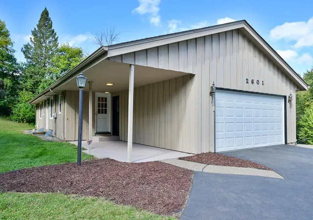 Photo 1 of Single family home for sale at 2601 Brookview Dr, Burnsville, MN 55337 | MLS# 7147695 | Listing updated on 2026-10-08