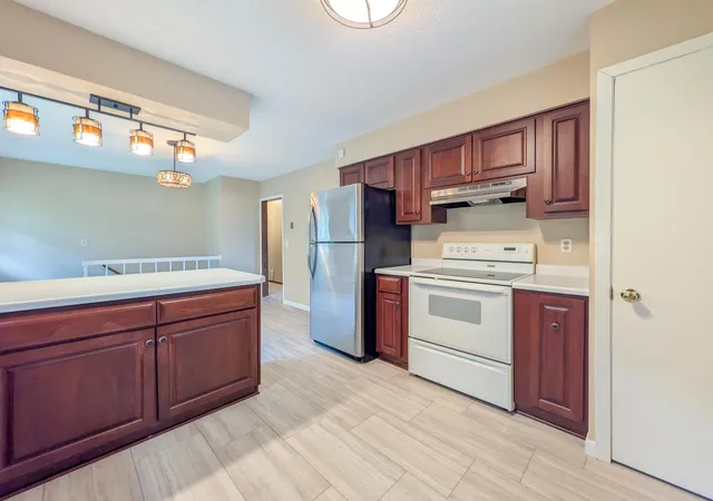 Photo 3 of Single family home for sale at 2601 Brookview Dr, Burnsville, MN 55337 | MLS# 7147695 | Listing updated on 2026-10-08