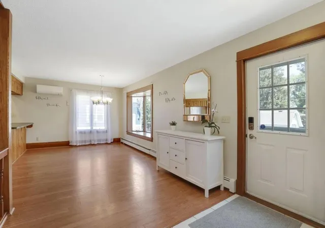 Photo 3 of House for sale at 1598 E Shore Dr, Saint Paul, MN 55106 | MLS# 7147699 | Listing updated on 2026-09-25