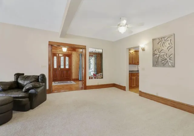 Photo 4 of House for sale at 1598 E Shore Dr, Saint Paul, MN 55106 | MLS# 7147699 | Listing updated on 2026-09-25