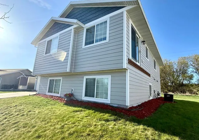 Photo 2 of Single family home for sale at 1170 Coakley St, Paynesville, MN 56362 | MLS# 7147724 | Listing updated on 2026-09-23