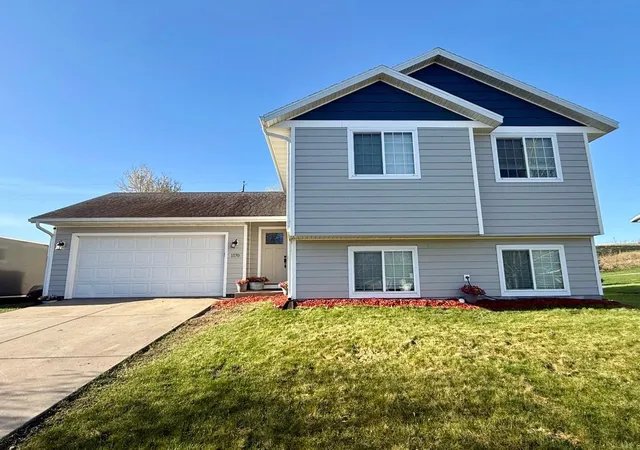 Photo 3 of Single family home for sale at 1170 Coakley St, Paynesville, MN 56362 | MLS# 7147724 | Listing updated on 2026-09-23