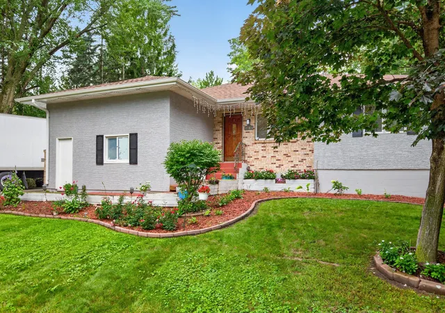 Photo 3 of Sale Pending at 2848 Hallmark Ave N, Saint Paul, MN 55128 | MLS# 7147727 | Listing updated on 2026-10-02