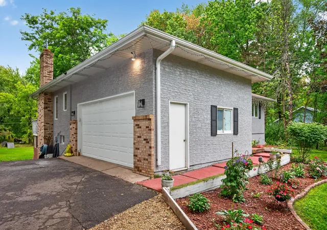 Photo 4 of Sale Pending at 2848 Hallmark Ave N, Saint Paul, MN 55128 | MLS# 7147727 | Listing updated on 2026-10-02
