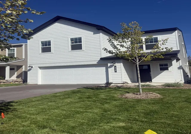Photo 2 of Single family home for sale at 4336 Meadowview Dr, Waconia, MN 55387 | MLS# 7147739 | Listing updated on 2026-10-05