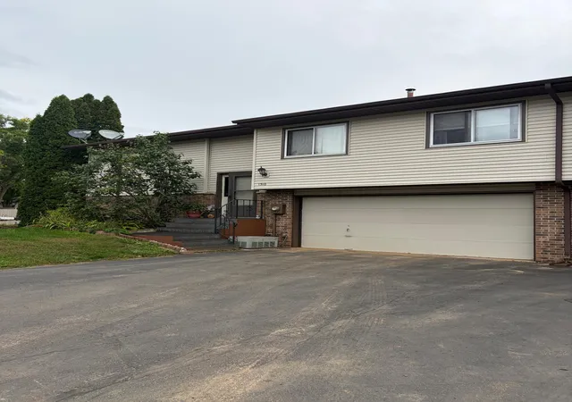 Photo 1 of Single family home for sale at 1310 Dellwood St S, Cambridge, MN 55008 | MLS# 7147751 | Listing updated on 2026-09-28