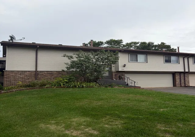 Photo 2 of Single family home for sale at 1310 Dellwood St S, Cambridge, MN 55008 | MLS# 7147751 | Listing updated on 2026-09-28