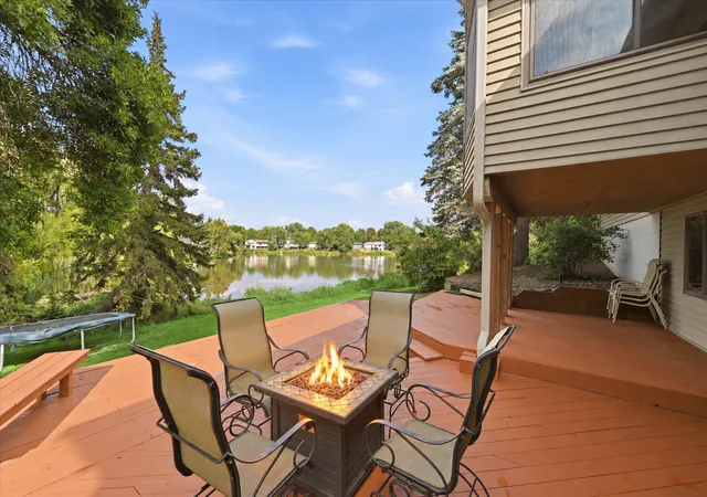 Photo 2 of Sale Pending at 2523 Oak Ct, Saint Paul, MN 55110 | MLS# 7147757 | Listing updated on 2026-10-05