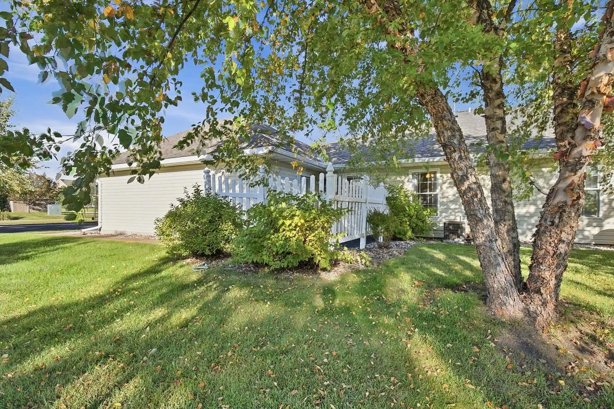 Listing Photo 2 - Condo for sale in 1067 Blackbird Trl SW located at 1067 Blackbird Trl SW, Hutchinson, MN 55350 - Unit 1067 Blackbird Trl SW