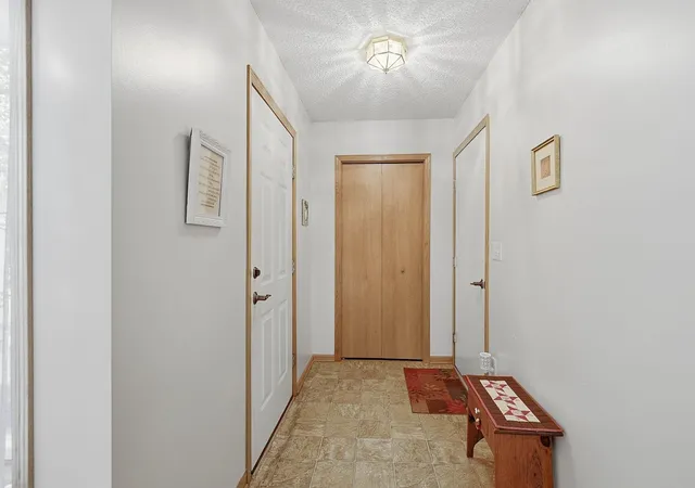 Listing Photo 5 - Condo for sale in building located at 1067 Blackbird Trl SW, Hutchinson, MN 55350 - Unit #8