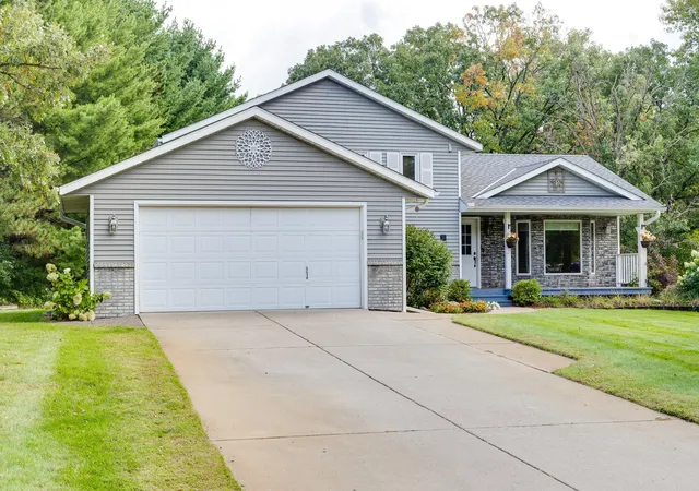Photo 3 of Single family home for sale at 19037 Xerxes St Nw, Elk River, MN 55330 | MLS# 7147770 | Listing updated on 2026-09-30