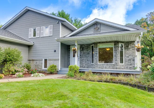 Photo 4 of Single family home for sale at 19037 Xerxes St NW, Elk River, MN 55330 | MLS# 7147770 | Listing updated on 2026-09-30