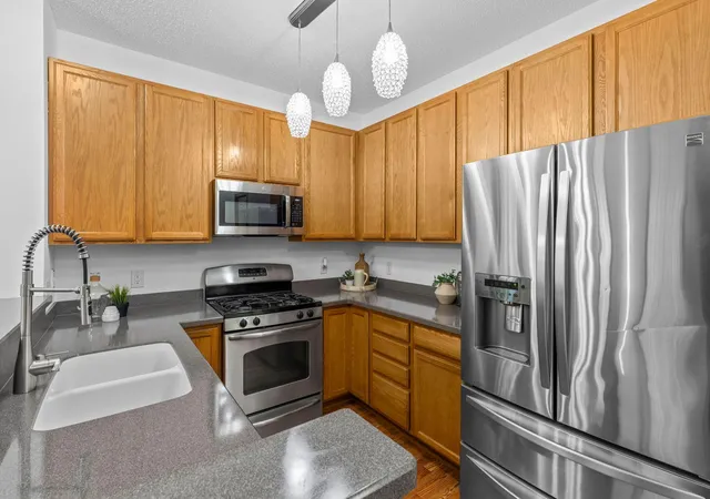 Photo 3 of Single family home for sale at 1626 Woodlynn Ave #1, Saint Paul, MN 55109 | MLS# 7147777 | Listing updated on 2026-10-07