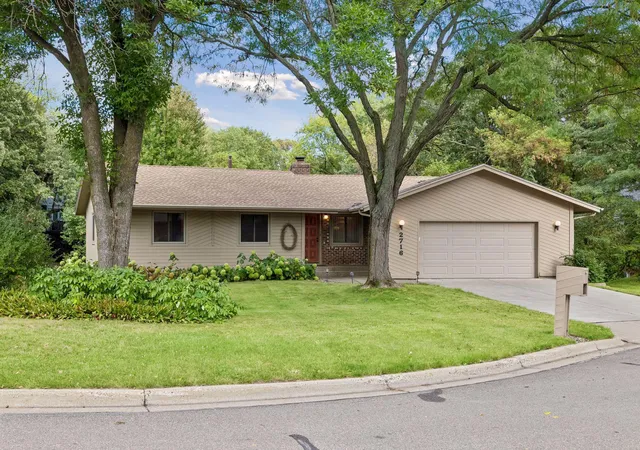 Photo 1 of Single family home for sale at 2716 Isle Royale Ct, Burnsville, MN 55337 | MLS# 7147778 | Listing updated on 2026-09-30
