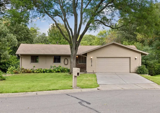 Photo 2 of Single family home for sale at 2716 Isle Royale Ct, Burnsville, MN 55337 | MLS# 7147778 | Listing updated on 2026-09-30