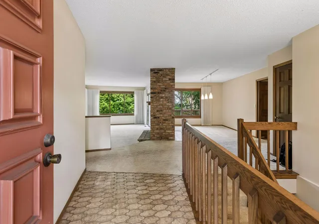 Photo 3 of Single family home for sale at 2716 Isle Royale Ct, Burnsville, MN 55337 | MLS# 7147778 | Listing updated on 2026-09-30