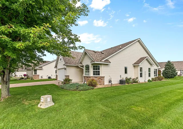 Photo 3 of Single family home for sale at 366 25th Lane Se, Cambridge, MN 55008 | MLS# 7147787 | Listing updated on 2026-10-06