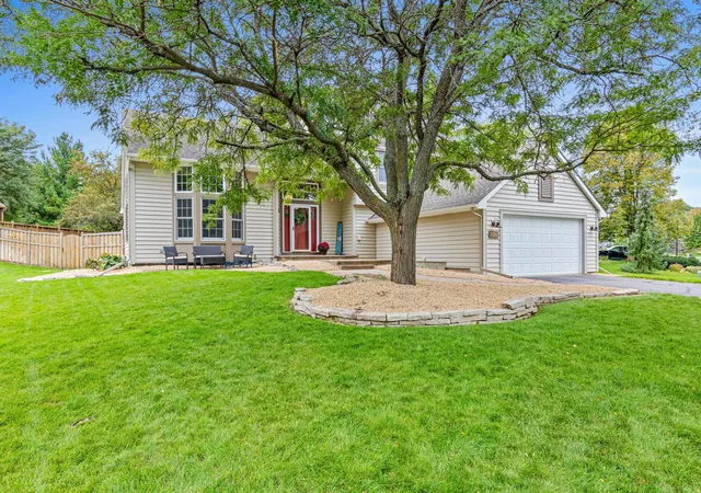 Single family home for sale at 726 Camberwell Dr, Saint Paul, MN 55123 | MLS# 7147793 | Listing updated on 2026-10-13