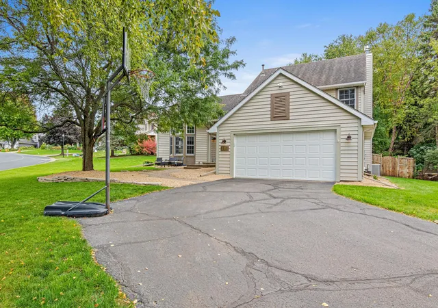 Photo 1 of Single family home for sale at 726 Camberwell Dr, Saint Paul, MN 55123 | MLS# 7147793 | Listing updated on 2026-10-13