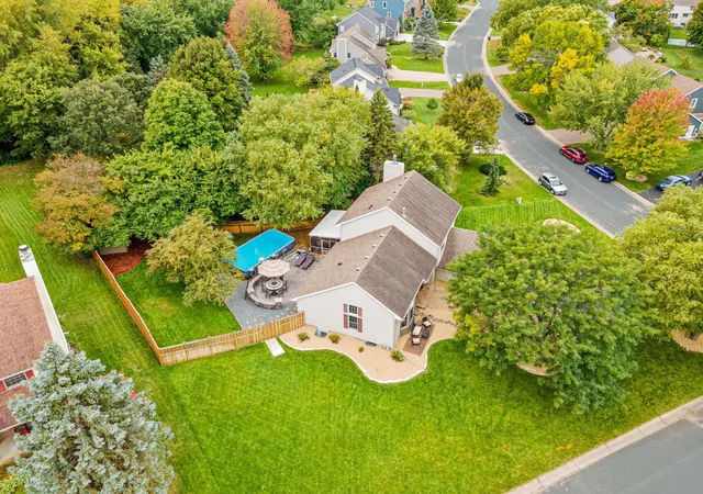 Photo 4 of Single family home for sale at 726 Camberwell Dr, Saint Paul, MN 55123 | MLS# 7147793 | Listing updated on 2026-10-13