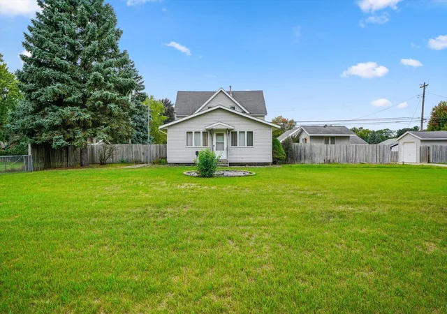 Photo 3 of Sale Pending at 8428 Portland Ave S, Minneapolis, MN 55420 | MLS# 7147794 | Listing updated on 2026-09-29