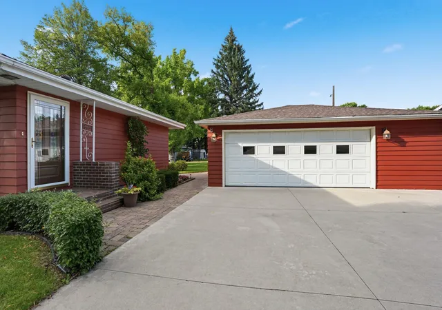 Photo 3 of Single family home for sale at 1614 19th Street Nw, East Grand Forks, MN 56721 | MLS# 7147816 | Listing updated on 2026-09-22