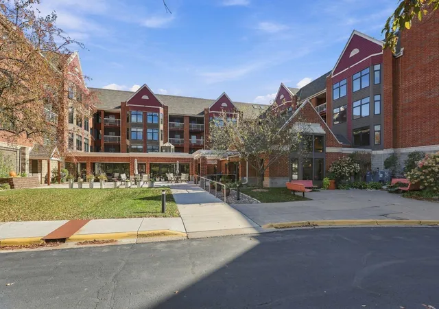 Photo 1 of Condo for sale at 500 County Rd B W #328, Saint Paul, MN 55113 | MLS# 7147828 | Listing updated on 2026-10-21