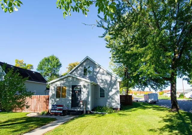 Photo 1 of Sale Pending at 321 State Ave N, Thief River Falls, MN 56701 | MLS# 7147829 | Listing updated on 2026-09-30