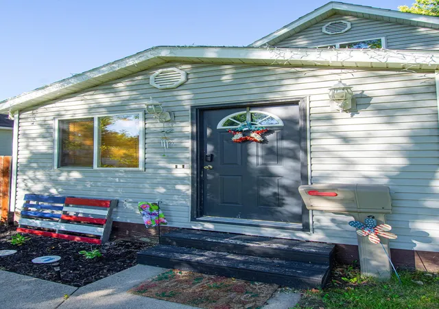 Photo 3 of Sale Pending at 321 State Ave N, Thief River Falls, MN 56701 | MLS# 7147829 | Listing updated on 2026-09-30