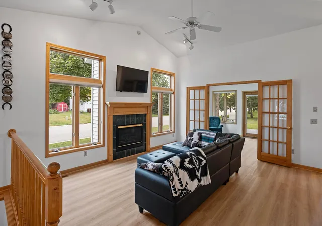 Photo 3 of Single family home for sale at 901 5th Avenue NW, Buffalo, MN 55313 | MLS# 7147834 | Listing updated on 2026-10-07
