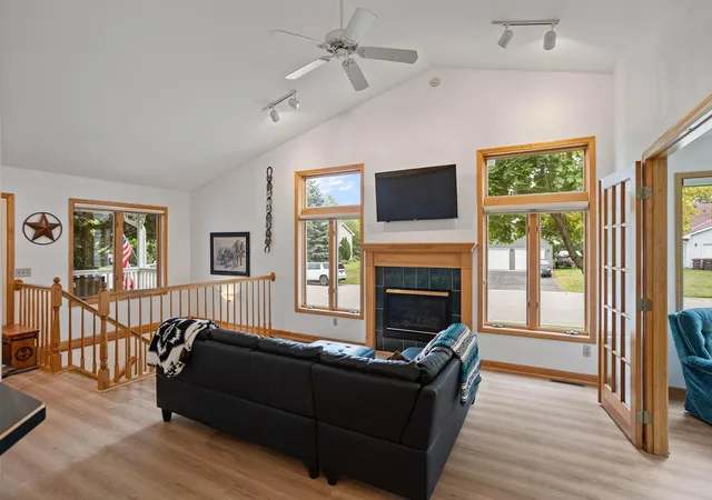Photo 4 of Single family home for sale at 901 5th Avenue NW, Buffalo, MN 55313 | MLS# 7147834 | Listing updated on 2026-10-07