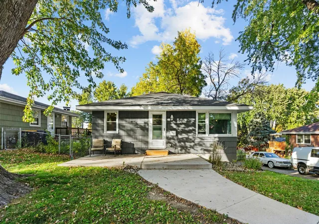 Photo 1 of Single family home for sale at 511 7th Avenue E, Shakopee, MN 55379 | MLS# 7147839 | Listing updated on 2026-10-19