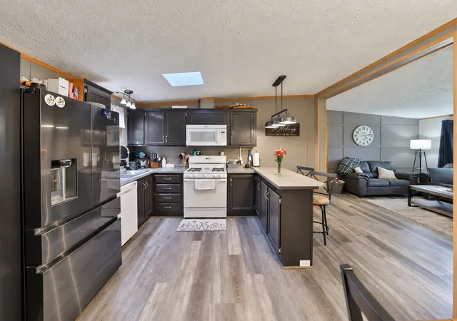 Photo 2 of Sale Pending at 8656 Southview Dr, Pequot Lakes, MN 56472 | MLS# 7147842 | Listing updated on 2026-10-02