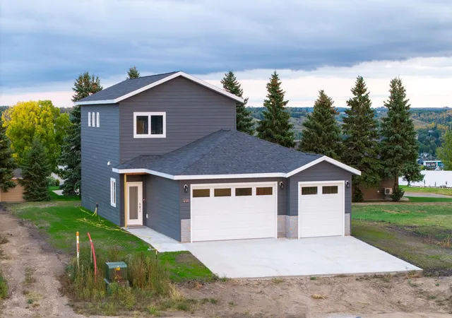Single family home for sale at 1236 4th Avenue NW, Valley City, ND 58072 | MLS# 7147846