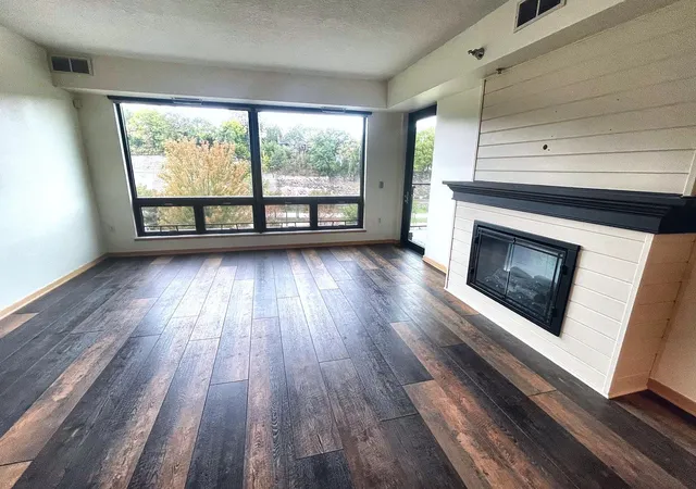 Photo 1 of Condo for sale at 284 Spring St #311, Saint Paul, MN 55102 | MLS# 7147848 | Listing updated on 2026-09-21