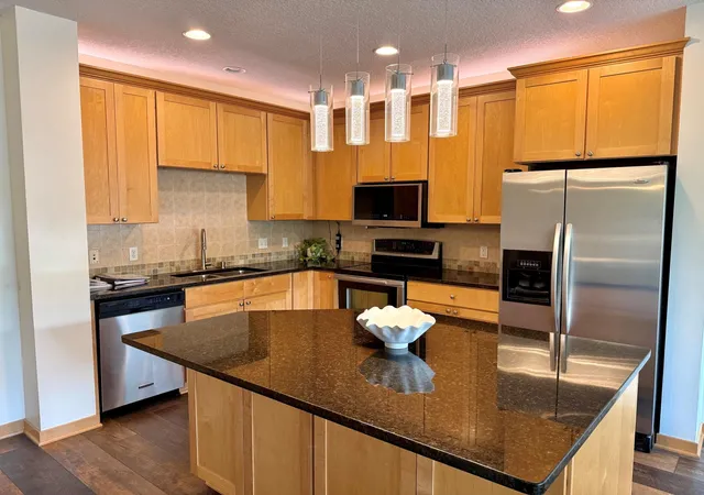 Listing Photo 4 - Condo for sale in building located at 284 Spring St, St. Paul, MN 55102 - Unit #311