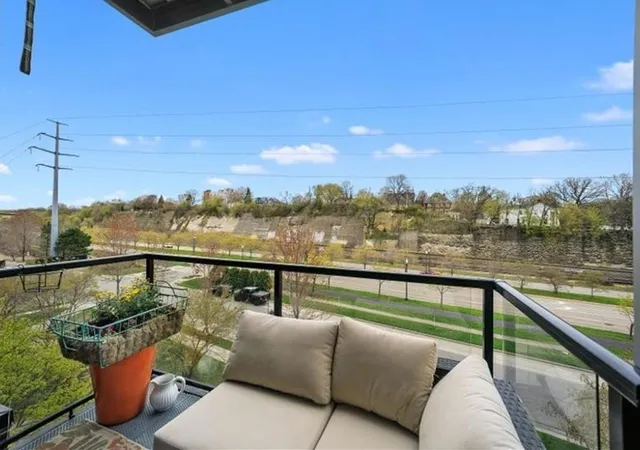 Photo 4 of Condo for sale at 284 Spring St #311, Saint Paul, MN 55102 | MLS# 7147848 | Listing updated on 2026-09-21