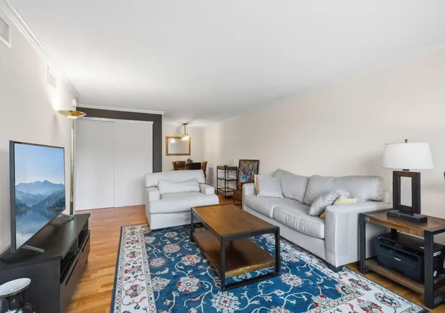 Photo 3 of Condo for sale at 2800 W 44th Street #201, Minneapolis, MN 55410 | MLS# 7147886 | Listing updated on 2026-10-01