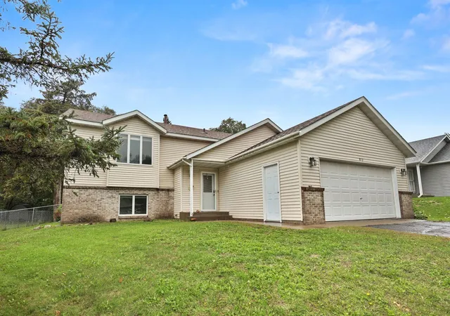 Photo 1 of Single family home for sale at 813 7th Avenue N, Sauk Rapids, MN 56379 | MLS# 7147919 | Listing updated on 2026-10-08