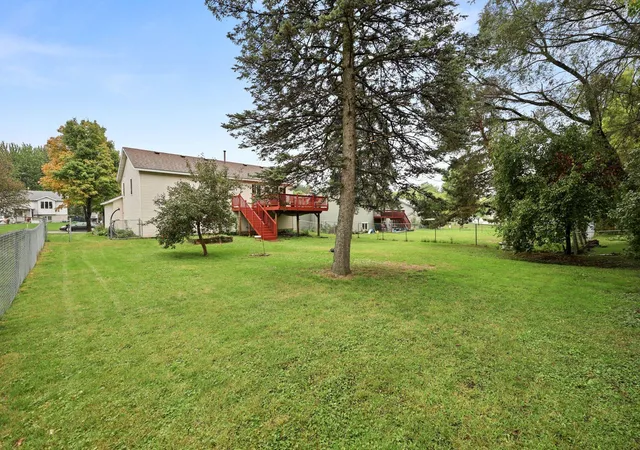 Photo 3 of Single family home for sale at 813 7th Avenue N, Sauk Rapids, MN 56379 | MLS# 7147919 | Listing updated on 2026-10-19