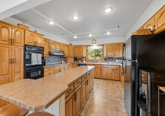 Photo 3 of Single family home for sale at 109 S Winnebago St, Caledonia, MN 55921 | MLS# 7147931 | Listing updated on 2026-10-23