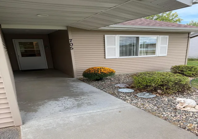 Photo 3 of Townhouse for sale at 705 Maple Ave, Park Rapids, MN 56470 | MLS# 7147939 | Listing updated on 2026-09-21